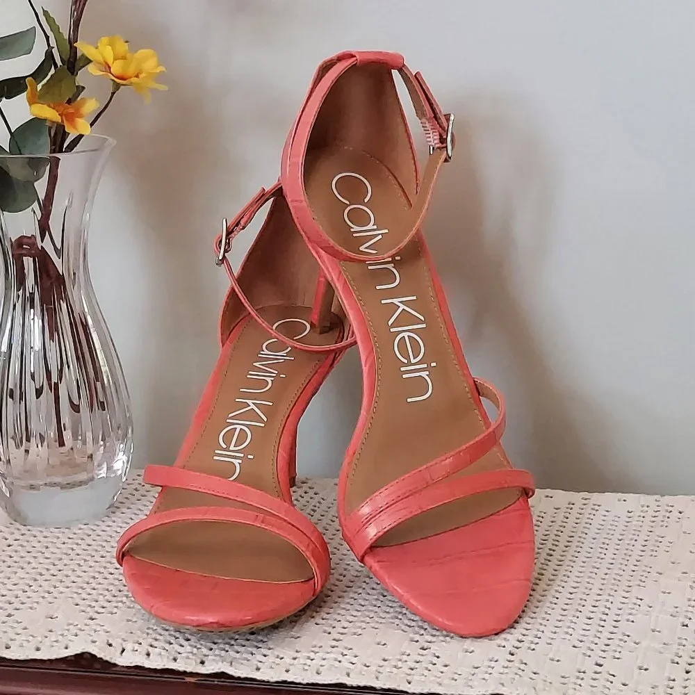 NWOB CALVIN KLEIN LALI CROC EMBOSSED STRAPPY OPEN TOE SANDALS (CORAL / S…